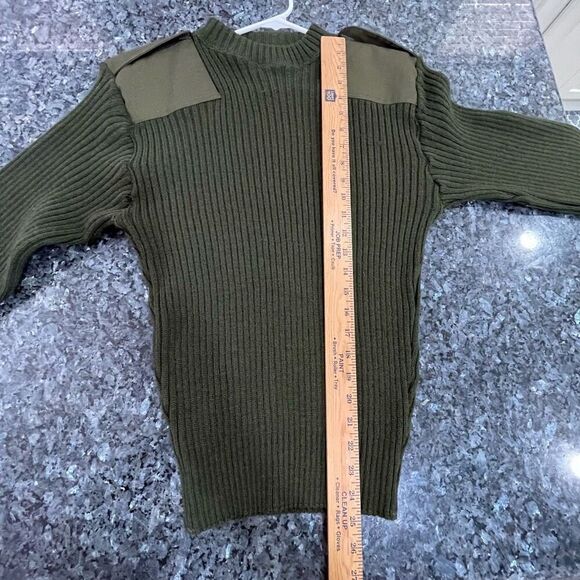 DSCP U.S. Military Service 100% Wool Sweater w/ Epaulets - Olive Green - Size 38 - Picture 7 of 10